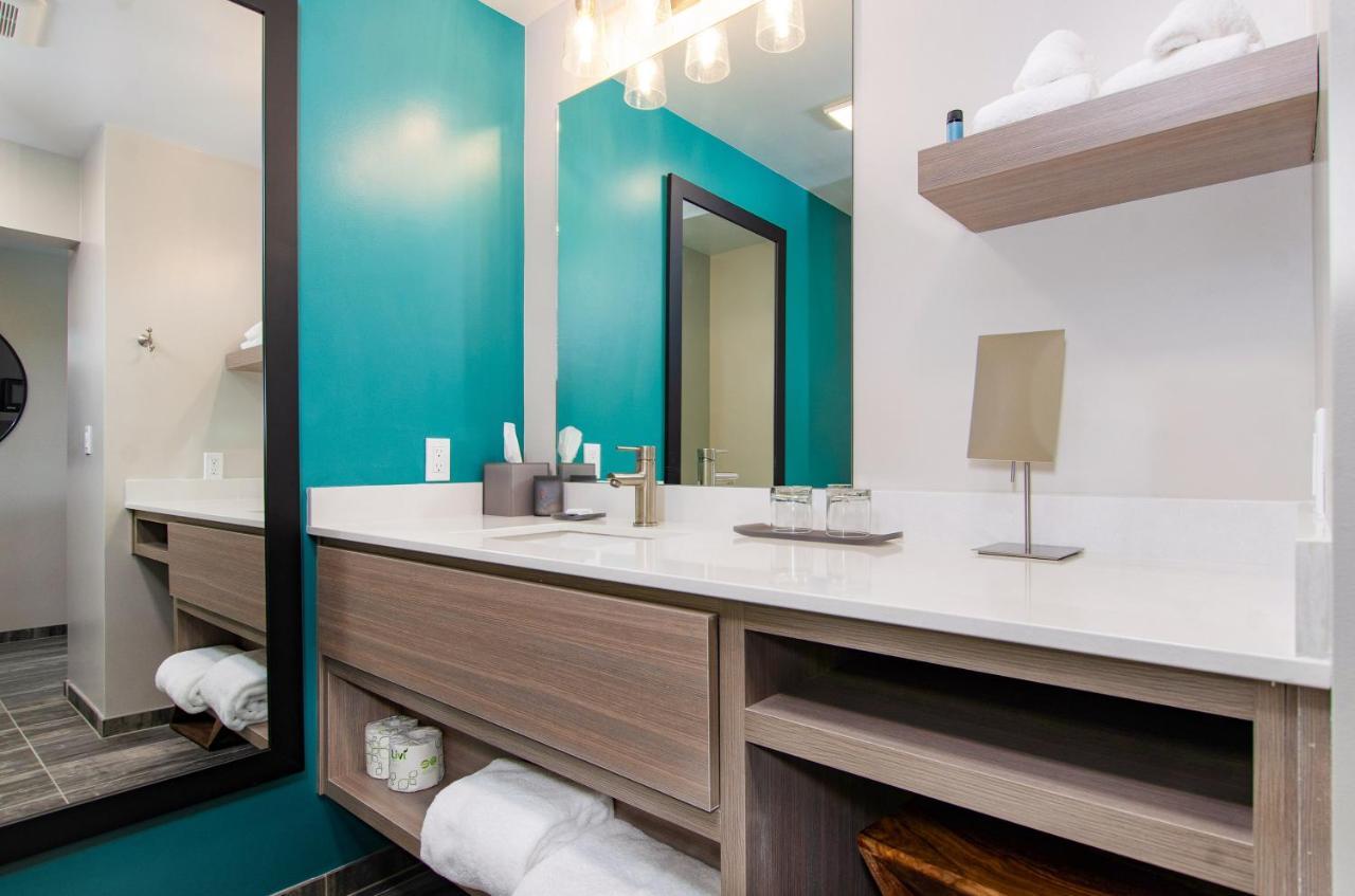 The Independence Hotel Luaran gambar