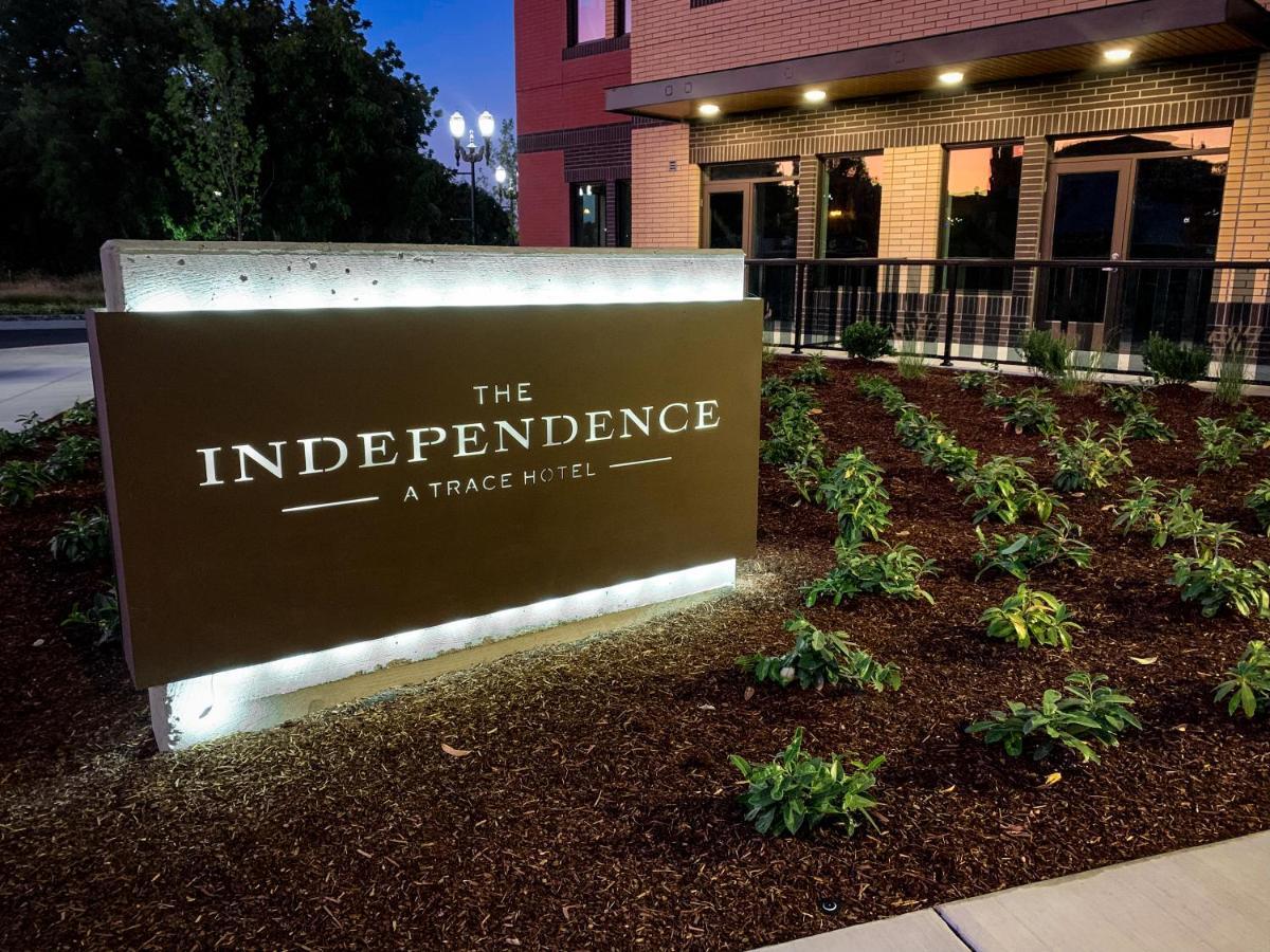 The Independence Hotel Luaran gambar